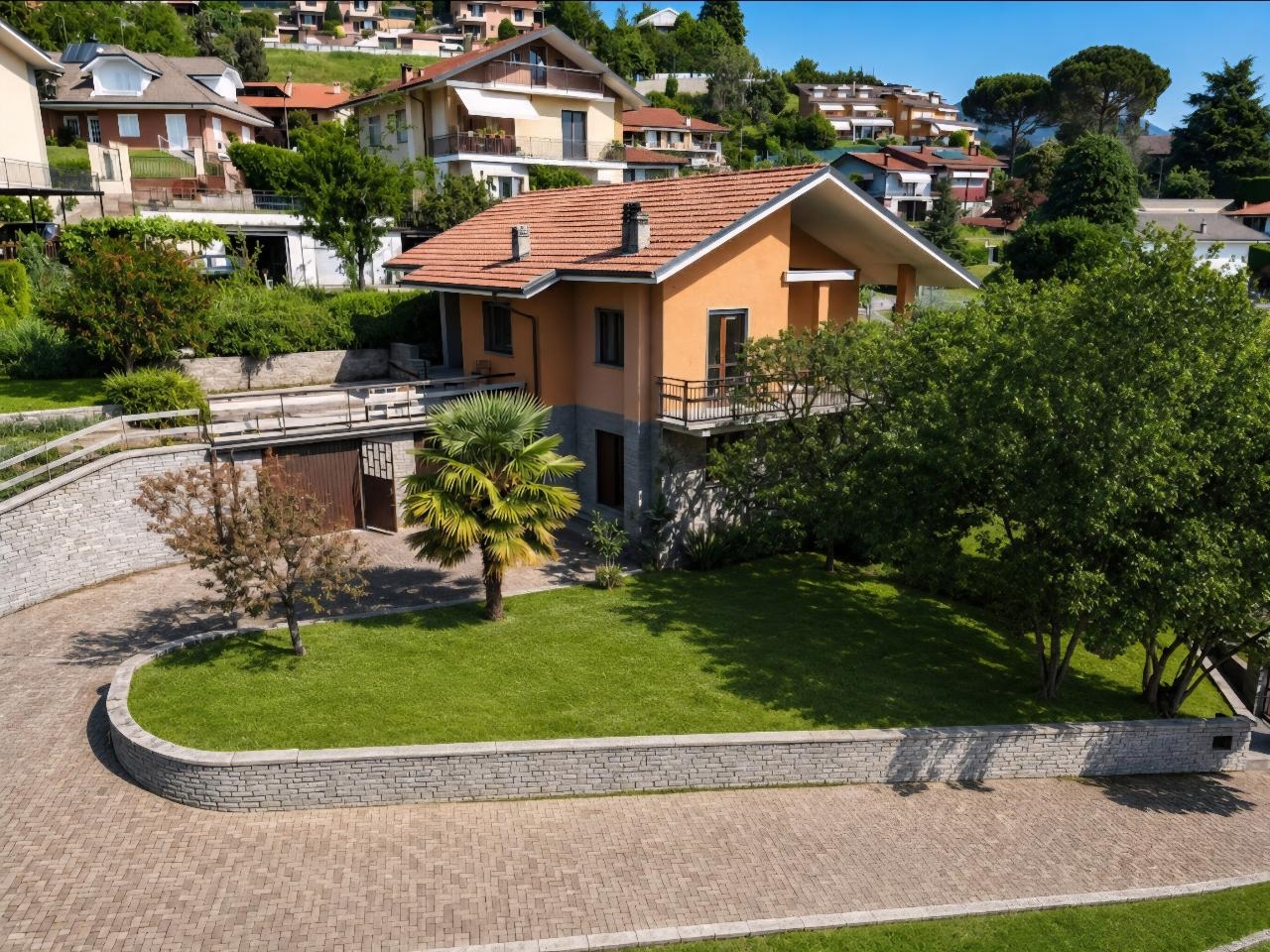 https://vincimmobili.it/images/com_adsmanager/contents/san-pietro-val-lemina-vf06_1091_1_m.jpg